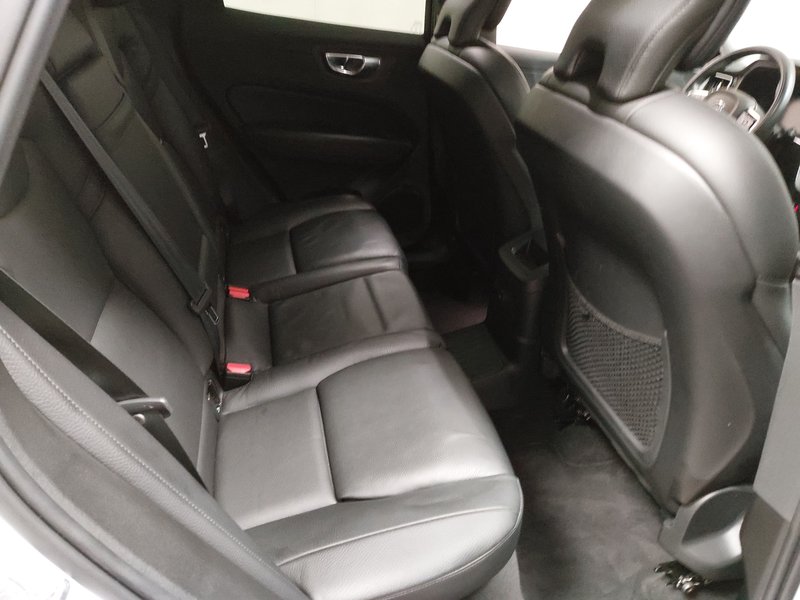 Volvo XC60 T6 AWD Inscription automatik • HUD • 360° kamera — 12