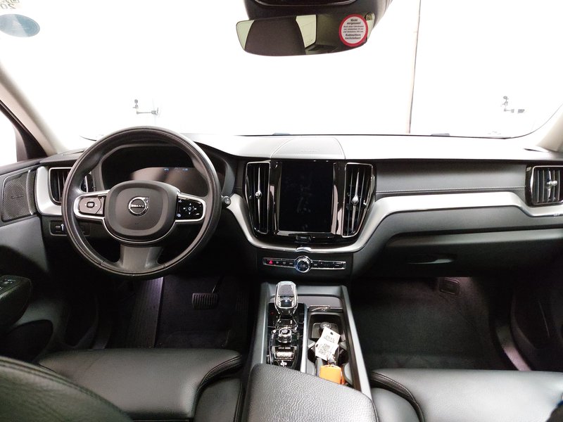 Volvo XC60 T6 AWD Inscription automatik • HUD • 360° kamera — 19