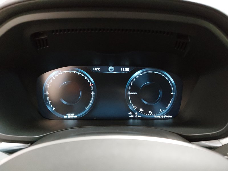 Volvo XC60 T6 AWD Inscription automatik • HUD • 360° kamera — 23