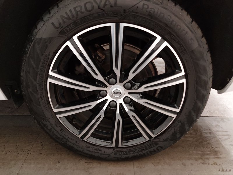 Volvo XC60 T6 AWD Inscription automatik • HUD • 360° kamera — 8