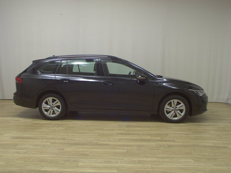 Volkswagen Golf 8 Variant 2.0 TDI automatik Life • bežično punjenje • Full LED