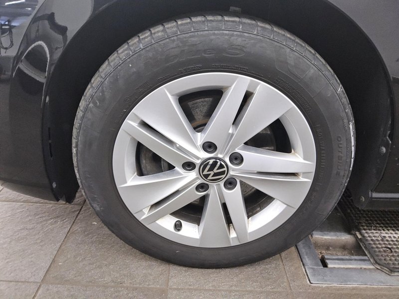 Volkswagen Golf 8 Variant 2.0 TDI automatik Life • bežično punjenje • Full LED — 11