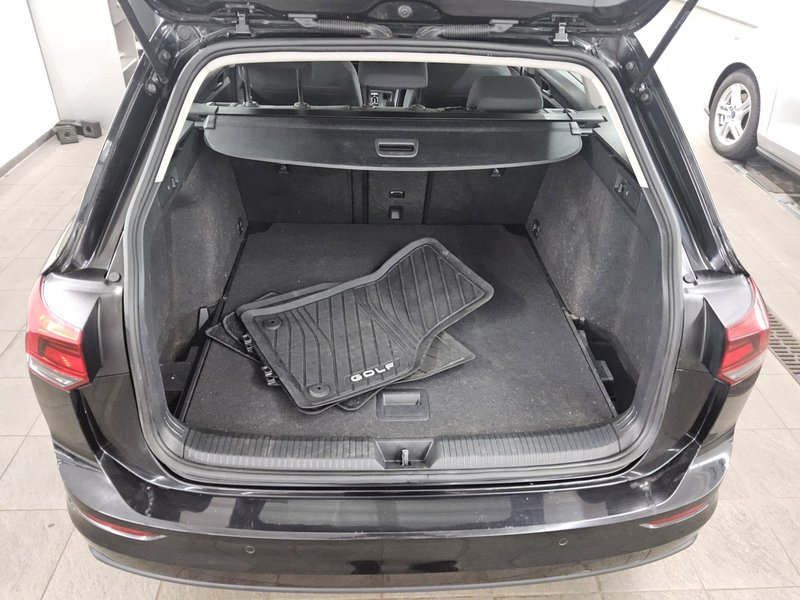 Volkswagen Golf 8 Variant 2.0 TDI automatik Life • bežično punjenje • Full LED — 12
