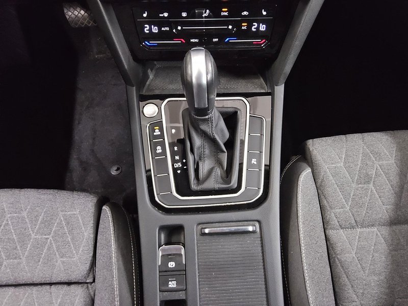 Volkswagen Passat Variant 2.0 TDI automatik Business • 360° kamera • ACC — 6