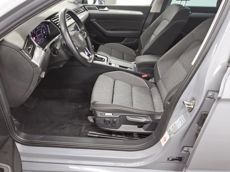 Volkswagen Passat Variant 2.0 TDI automatik Business • 360° kamera • ACC — 9