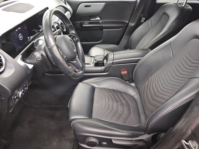 Mercedes-Benz GLB 200 d automatik Style • LED — 9