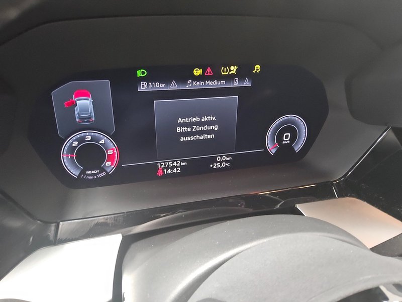 Audi A3 Sportback 30 TDI S line • digitalni instrumenti • koža — 10