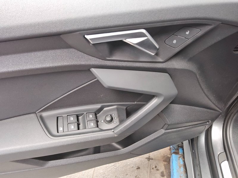 Audi A3 Sportback 30 TDI S line • digitalni instrumenti • koža — 9