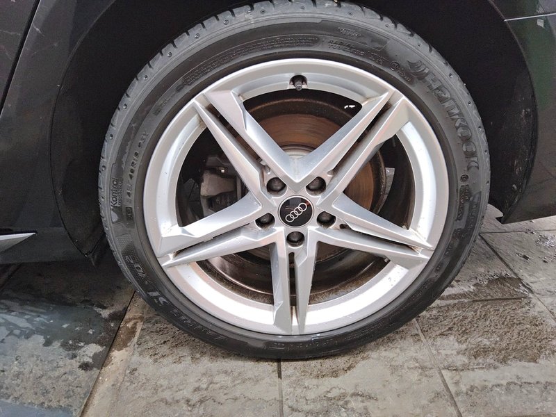 Audi A4 Avant 40 TDI automatik • Full LED — 10