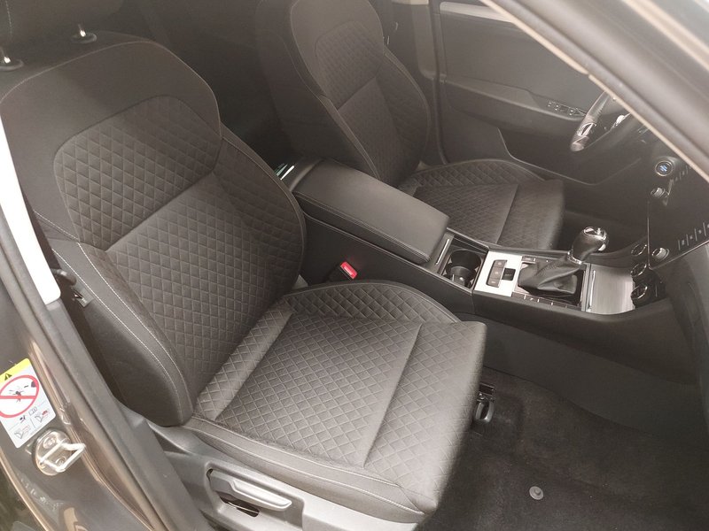 Škoda Superb Kombi 2.0 TDI automatik Ambition • AHK • Full LED — 10