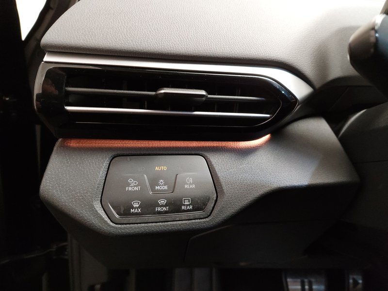 Volkswagen ID.4 Pro Performance • ACC • Full LED — 7