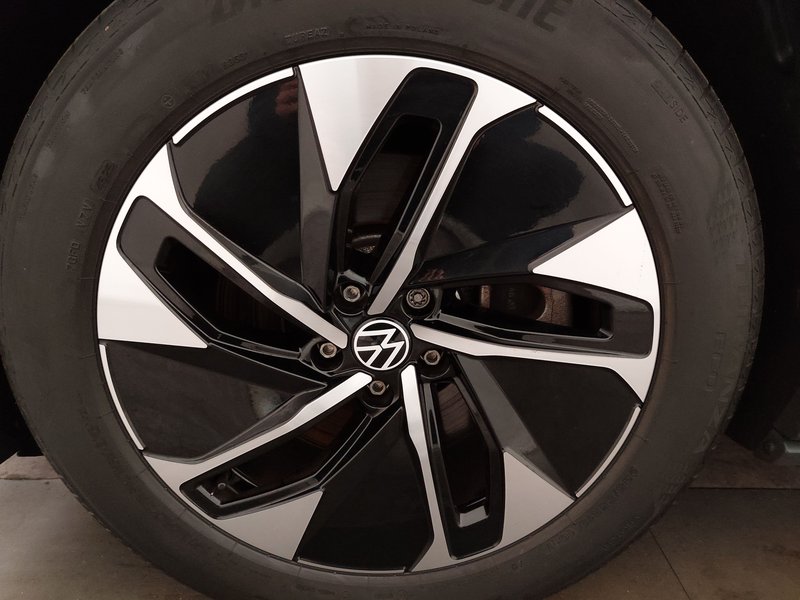 Volkswagen ID.4 Pro Performance • ACC • Full LED — 8