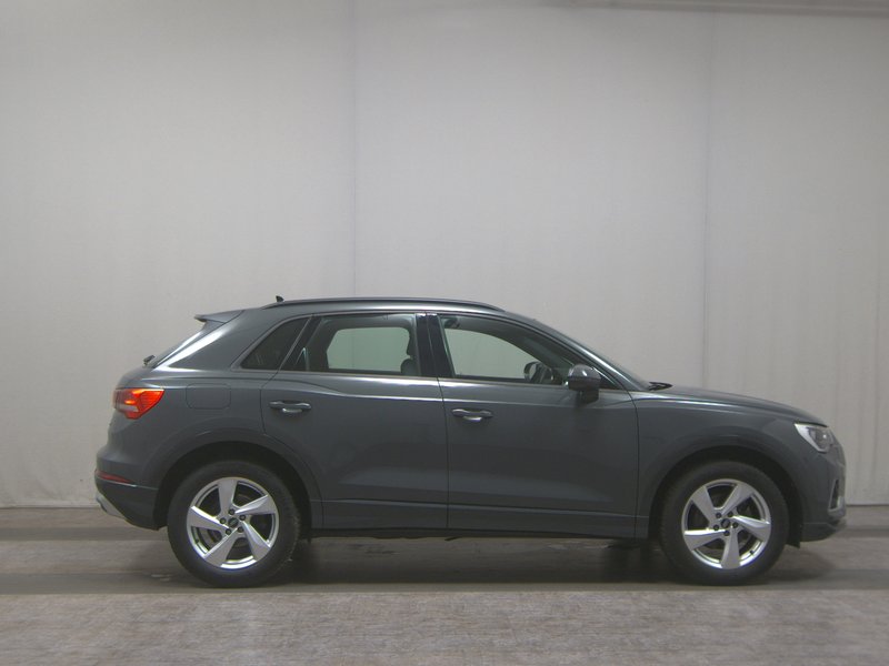Audi Q3 35 TDI automatik advanced • ACC • Full LED