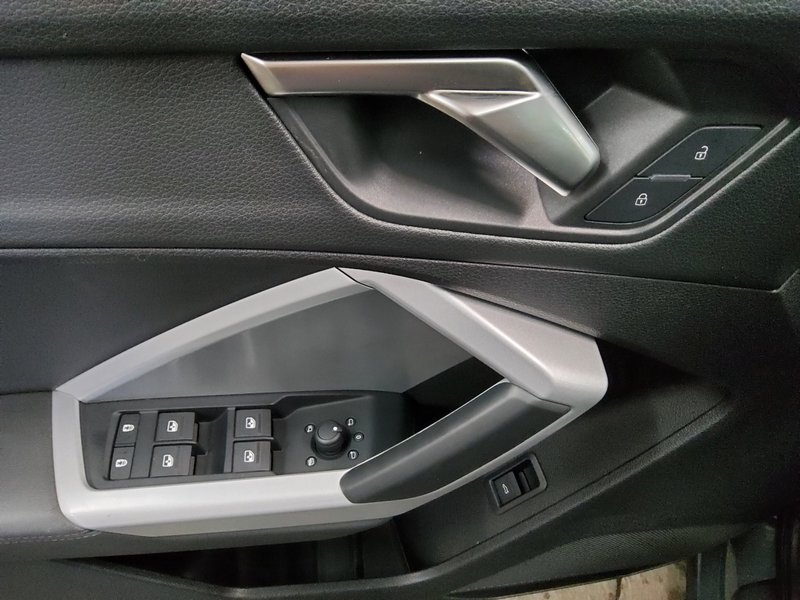 Audi Q3 35 TDI automatik advanced • ACC • Full LED — 10