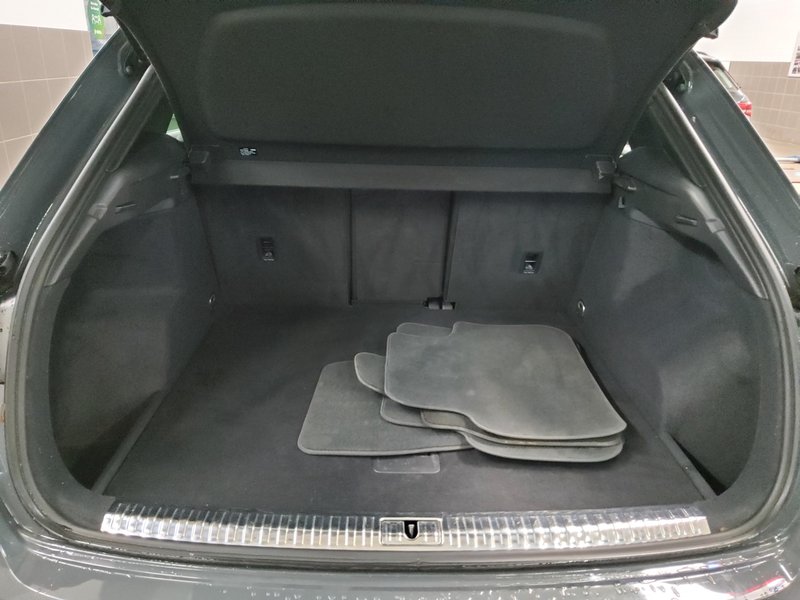 Audi Q3 35 TDI automatik advanced • ACC • Full LED — 12