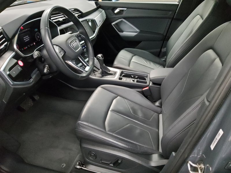 Audi Q3 35 TDI automatik advanced • ACC • Full LED — 9