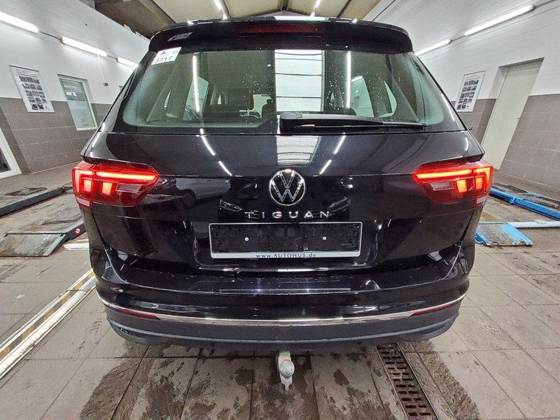 Volkswagen Tiguan 2.0 TDI automatik Life • ACC • Full LED — 10