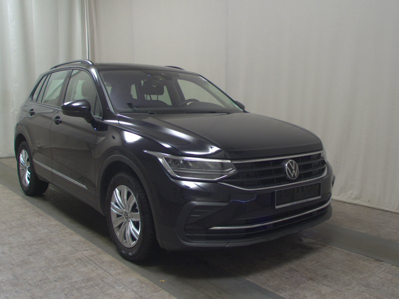 Volkswagen Tiguan 2.0 TDI automatik Life • ACC • Full LED — 3
