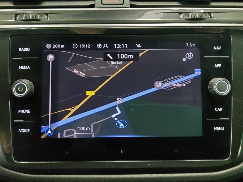 Volkswagen Tiguan 2.0 TDI automatik Life • ACC • Full LED — 7