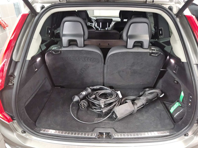 Volvo XC90 T8 AWD Hybrid automatik • ACC • AHK — 12