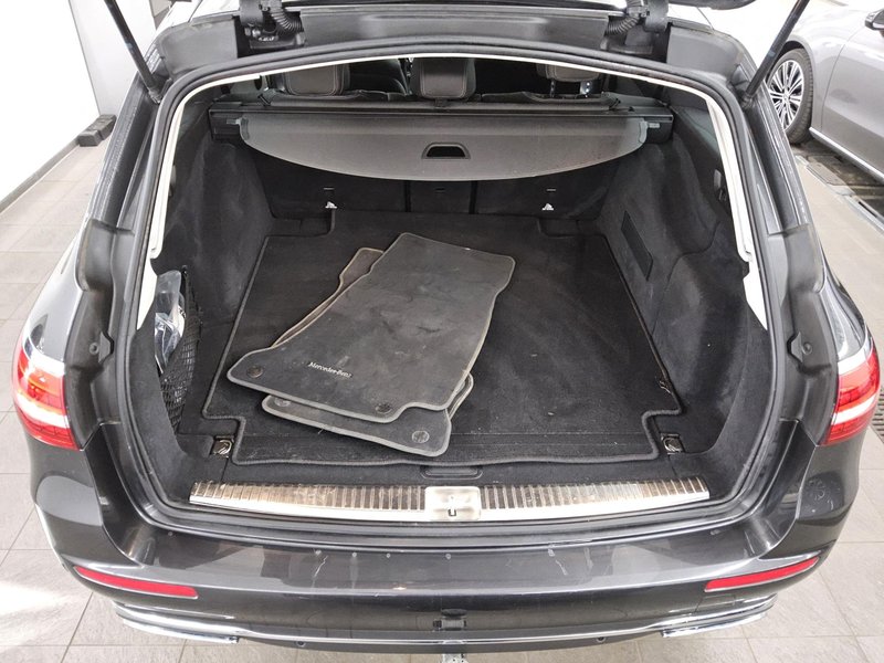 Mercedes-Benz E 220 d karavan automatik Avantgarde • LED • digitalni instrumenti — 12
