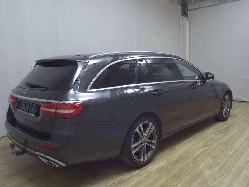 Mercedes-Benz E 220 d karavan automatik Avantgarde • LED • digitalni instrumenti — 4