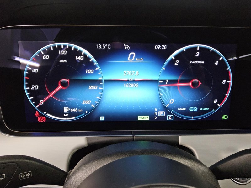 Mercedes-Benz E 220 d karavan automatik Avantgarde • LED • digitalni instrumenti — 8