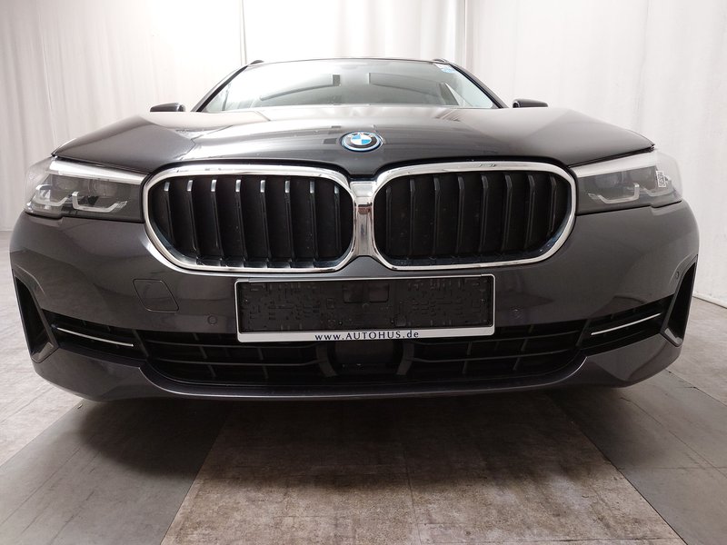 BMW 530e Touring automatik • ACC • LED — 10