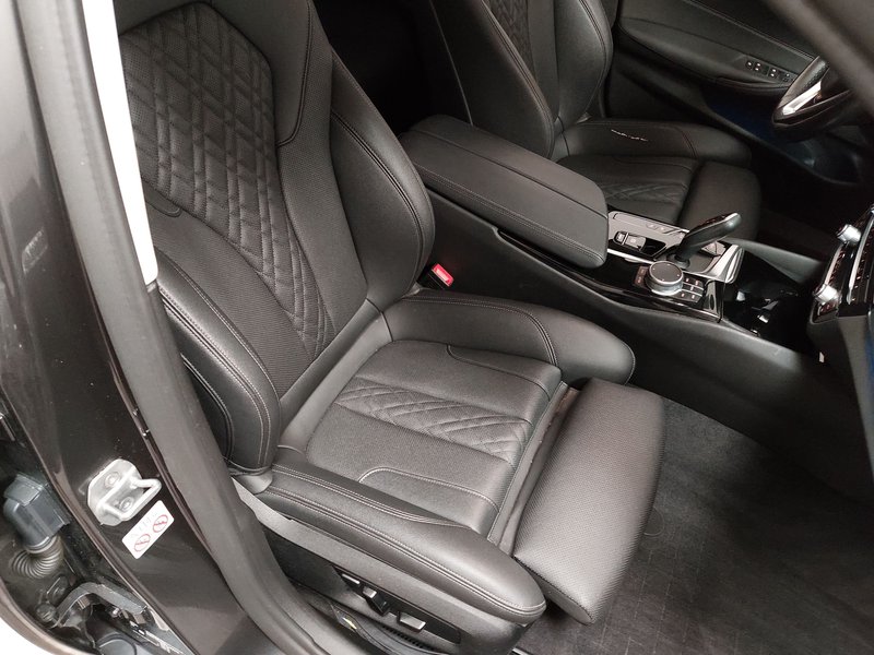 BMW 530e Touring automatik • ACC • LED — 12
