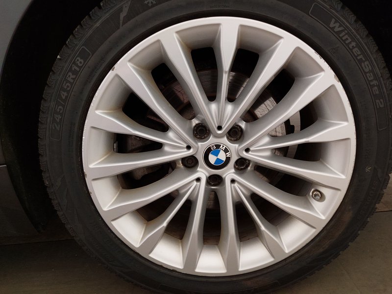 BMW 530e Touring automatik • ACC • LED — 14