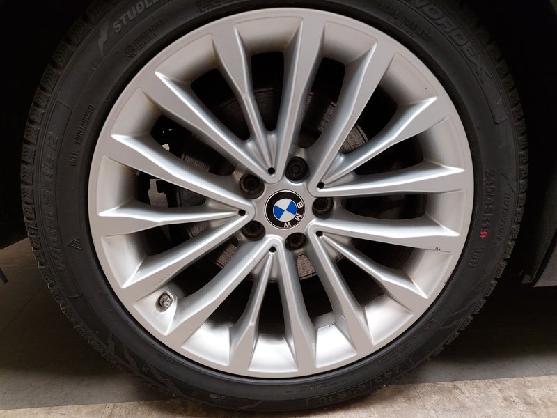 BMW 530e Touring automatik • ACC • LED — 15