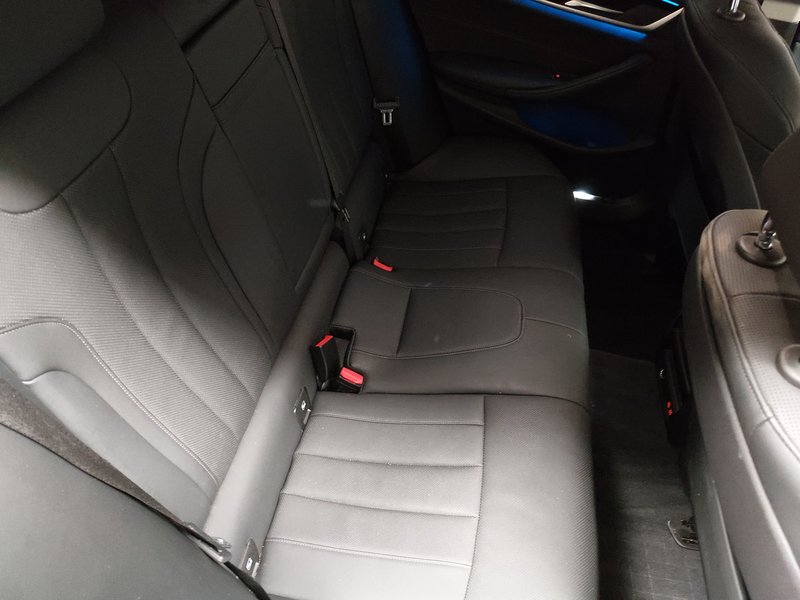 BMW 530e Touring automatik • ACC • LED — 22