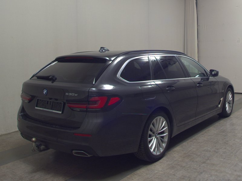 BMW 530e Touring automatik • ACC • LED — 4