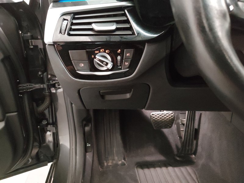 BMW 530e Touring automatik • ACC • LED — 7