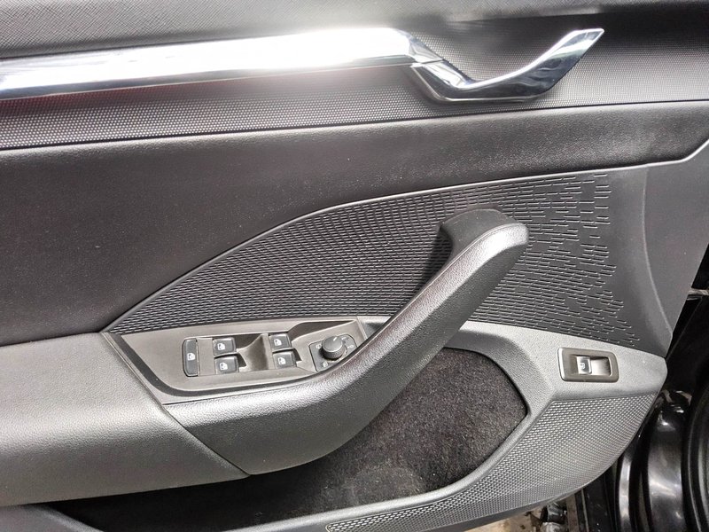 Škoda Octavia Kombi 1.4 TSI iV automatik Style • Sjedala s masažom — 10