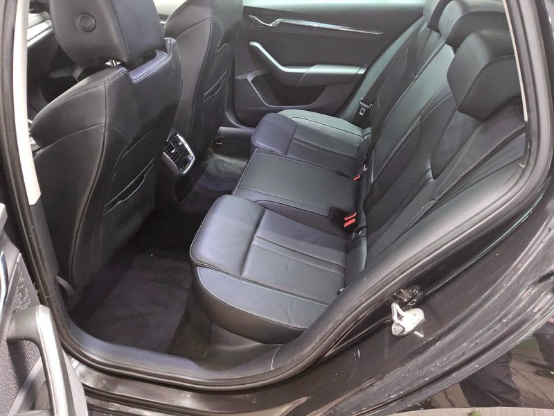 Škoda Octavia Kombi 1.4 TSI iV automatik Style • Sjedala s masažom — 13