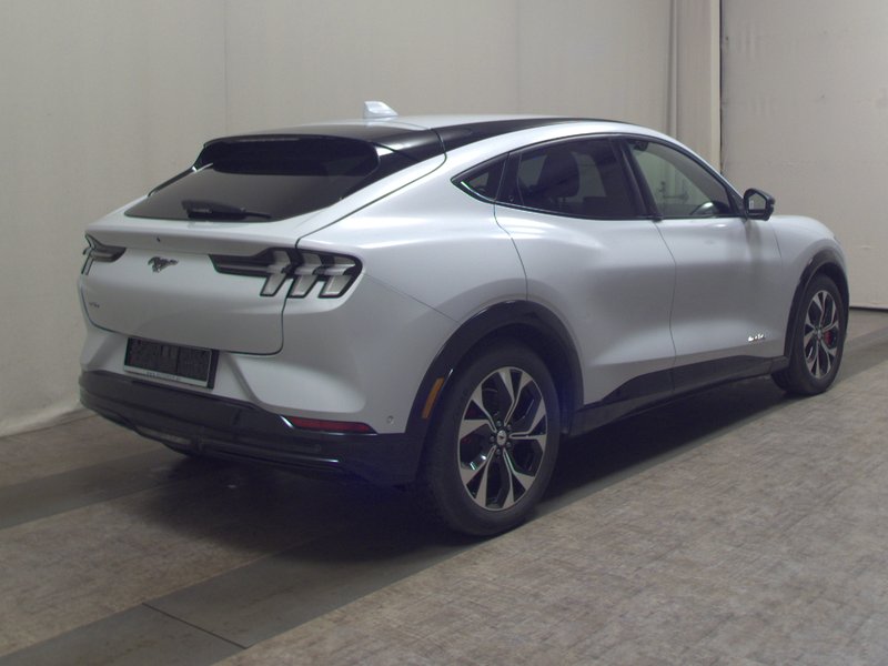 Ford Mustang Mach-E AWD • 360° kamera • Električna peta vrata — 4