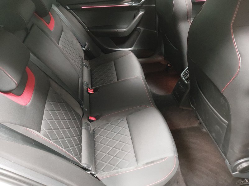 Škoda Octavia Combi 2.0 TDI 4x4 RS automatik • panorama • LED — 12