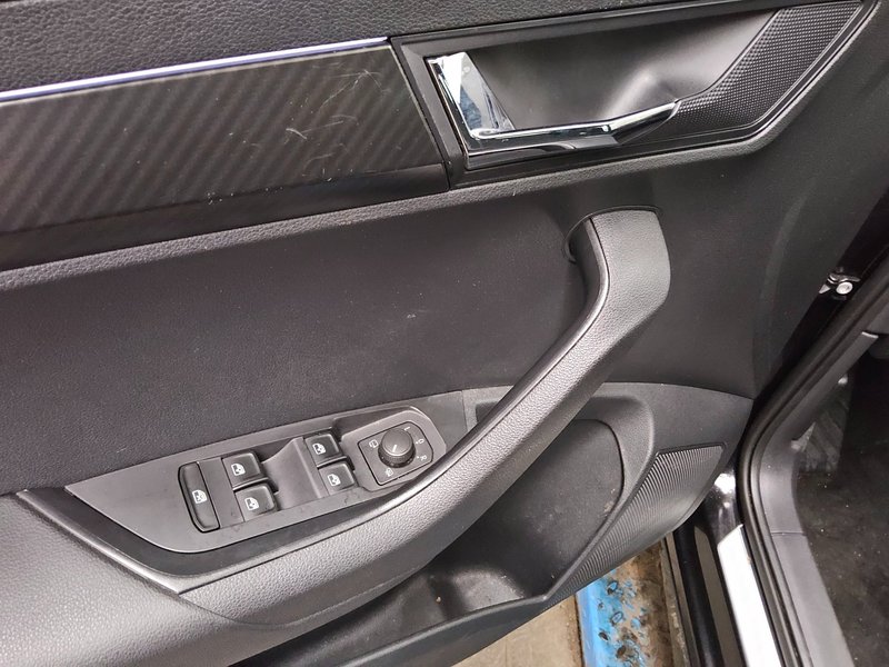 Škoda Karoq 2.0 TDI 4x4 automatik SportLine • ACC • Full LED — 10