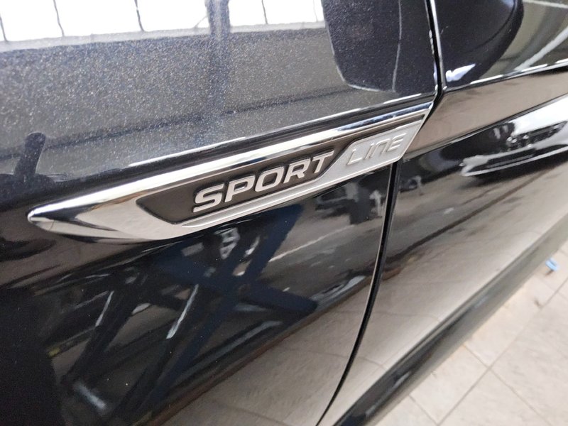 Škoda Karoq 2.0 TDI 4x4 automatik SportLine • ACC • Full LED — 12