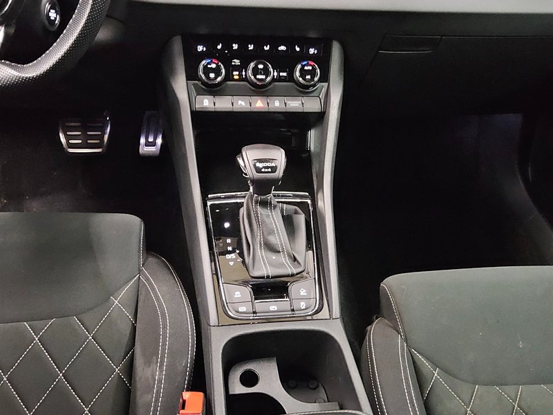 Škoda Karoq 2.0 TDI 4x4 automatik SportLine • ACC • Full LED — 6
