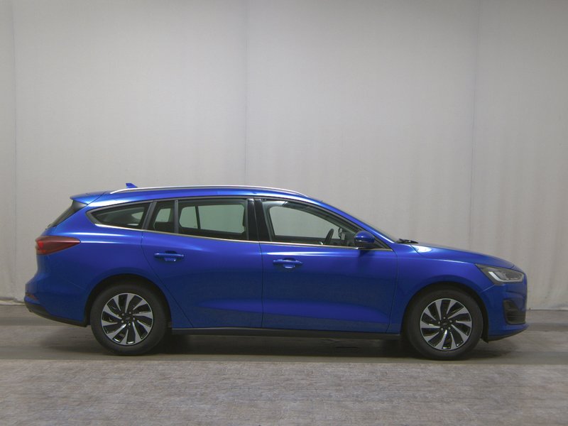 Ford Focus Turnier 1.5 EcoBlue automatik Titanium • LED • navigacija