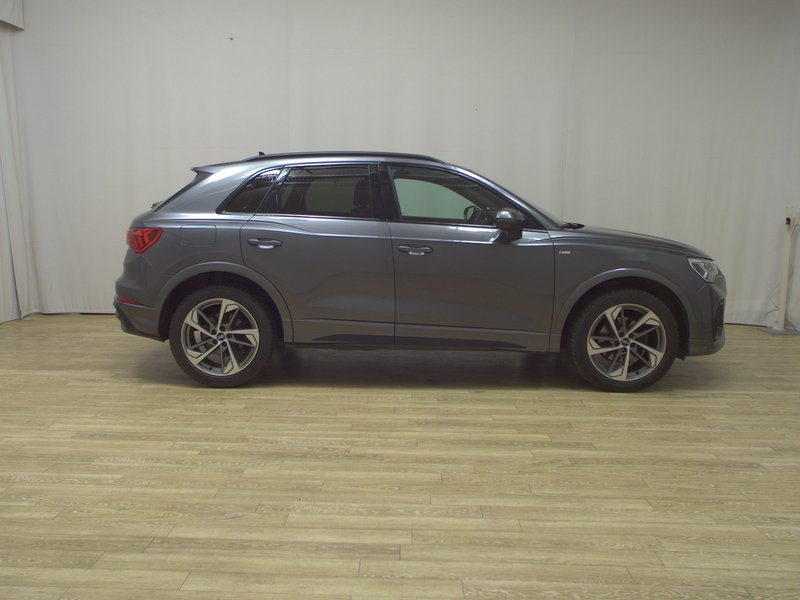 Audi Q3 35 TDI automatik S line • koža • električna peta vrata