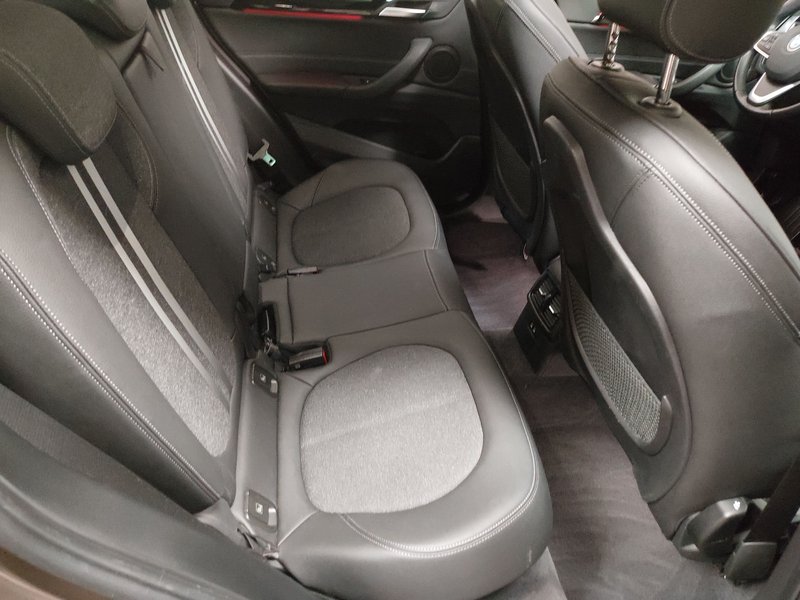 BMW X1 sDrive20i Sport Line automatik • Kuka za vuču (odvojiva) — 12