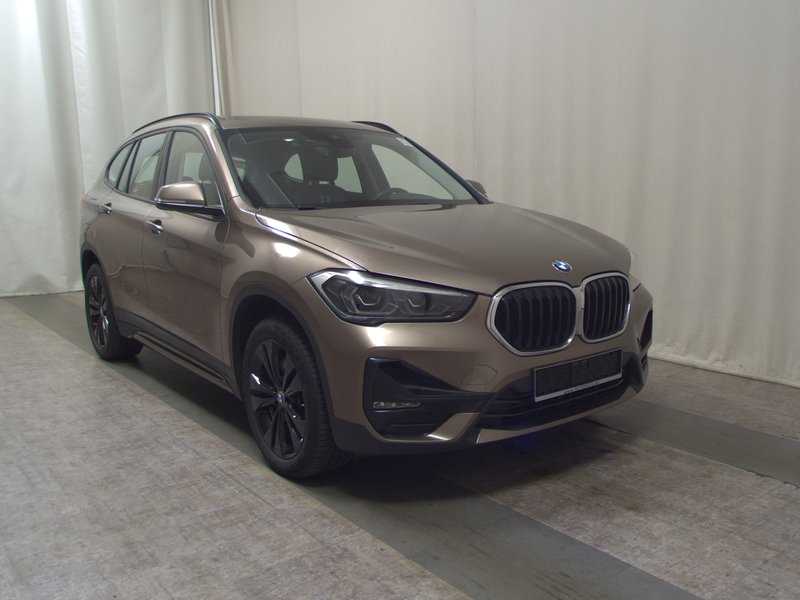 BMW X1 sDrive20i Sport Line automatik • Kuka za vuču (odvojiva) — 3