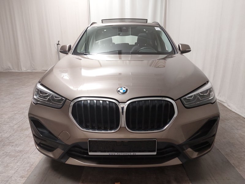 BMW X1 sDrive20i Sport Line automatik • Kuka za vuču (odvojiva) — 9