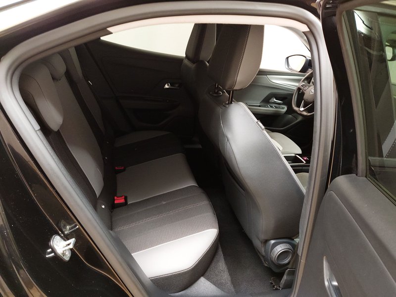 Opel Mokka-e Elegance • Full LED — 12