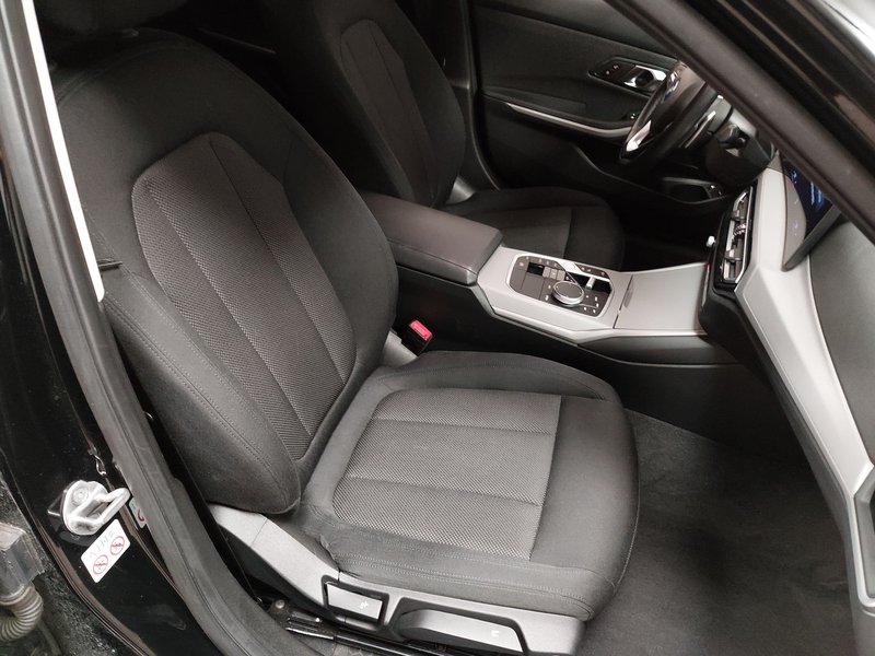BMW 320e Touring automatik • ACC • AHK — 12