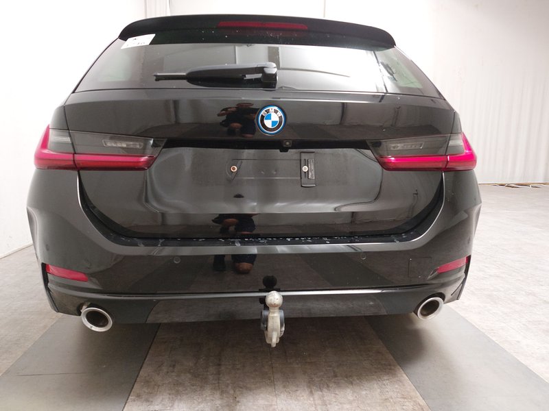 BMW 320e Touring automatik • ACC • AHK — 16