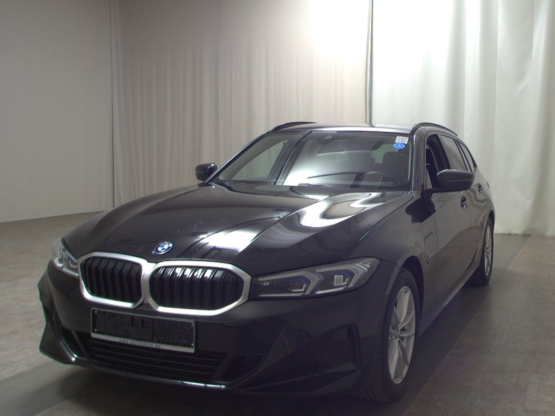 BMW 320e Touring automatik • ACC • AHK — 2